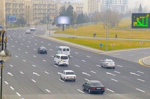 Neftçilər prospektində iki qatar relsi söküldü - FOTOLAR