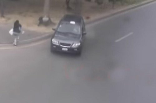 Bakıda maşın ananı qızının gözü qarşısında vurdu - VİDEO