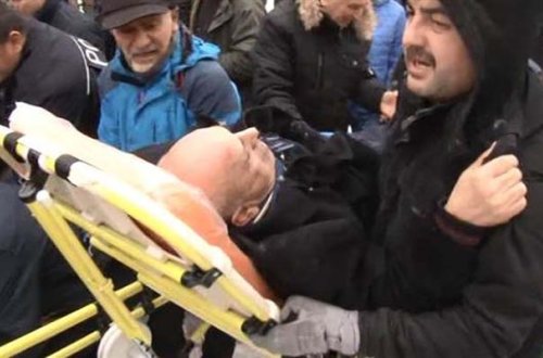 İstanbulda namaz vaxtı məsciddə tavan çöküb - 1 ölü, 40 yaralı+Video+ Yenilənib