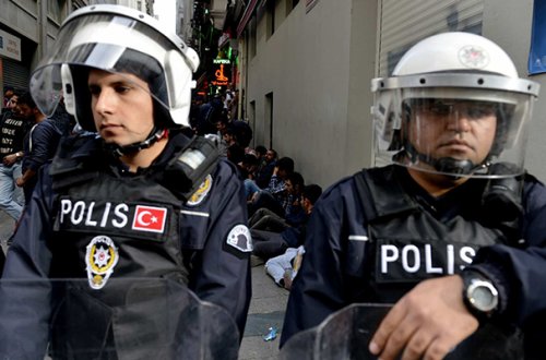 Ankarada xüsusi əməliyyat - 19 polis həbs olundu