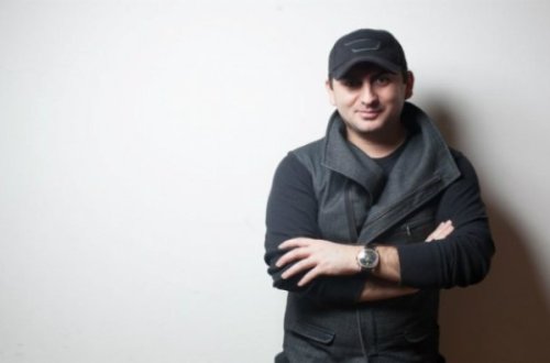 Tolik bu dəfə lüt qız şəkli yaydı: Aləm qarışdı – FOTO