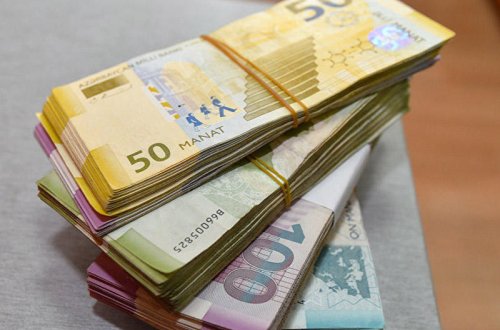 Azərbaycanda dolların məzənnəsi rekordu yenilədi