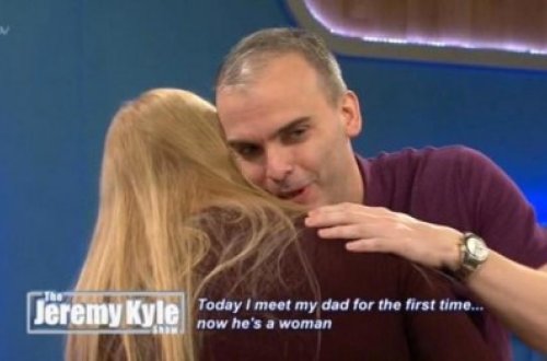 40 il axtardığı atasının qadın olduğu üzə çıxdı - video