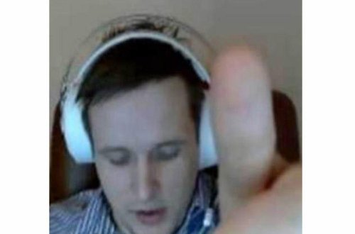 Sosial şəbəkədə SEKS QALMAQALI - Mikrofonu söndürməyi unutdu...