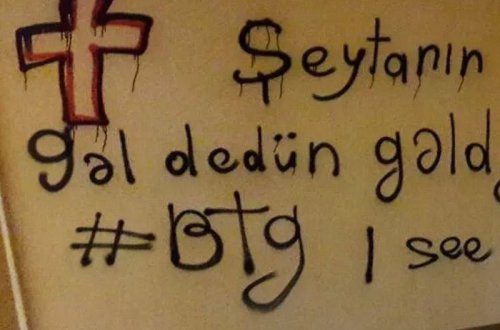 Bakıda yaşayış binasına yazılan sözlər sakinləri qorxuya salıb - FOTO