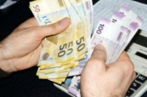 Azərbaycanda orta aylıq əmək haqqı artıb
