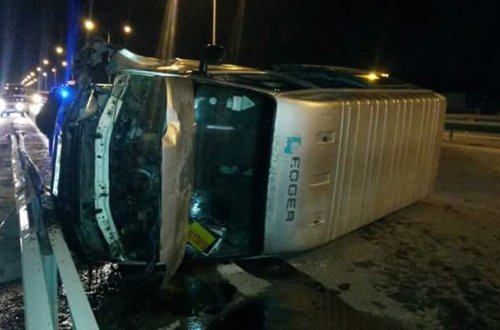 Bakı-Sumqayıt yolunda avtobus aşdı - Fotolar