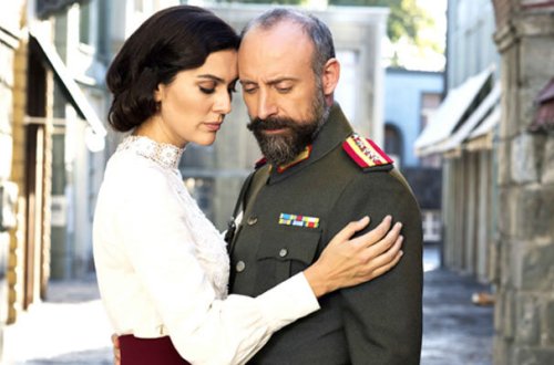 ŞOK! Daha bir məşhur FETÖ-çü çıxdı, serialdan çıxarıldı - FOTOLAR