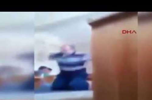 “Quran dərsi” deyən müəllimin nəlayiq hərəkətləri gizlin çəkilişdə — VİDEO