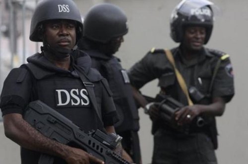 Terrorçular 5 şagird və 2 müəllimi oğurladı - Nigeriyada