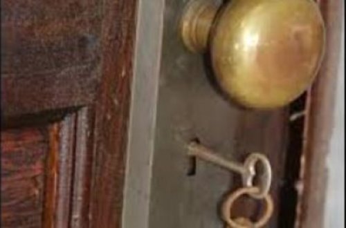 77 ildən sonra evi açdılar: görün nələr çıxdı - VİDEO