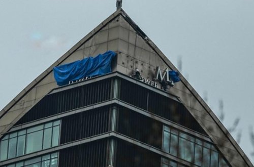 Bakıda “Trump Tower”in adı sökülür - FOTOLAR