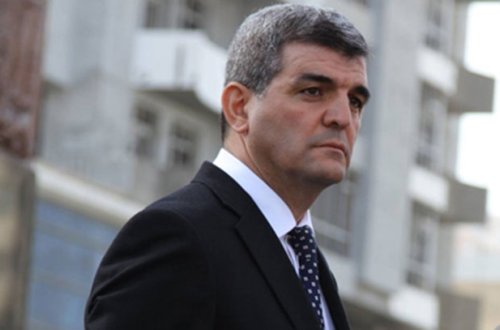 Fazil Mustafa radikallara səsləndi: “Dolmanızı lavaşınıza büküb 