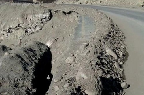 TƏCİLİ ! Şamaxıda sürüşmə: yol dağıldı, 400 evə ziyan dəydi - FOTOLAR