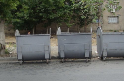 ŞOK ! Sevgilisindən hamilə qaldı, xəstəxana tualetində uşaq dünyaya gətirdi, körpəni zibil qabına atdı