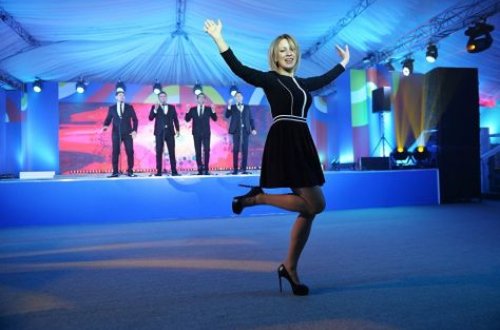 Zaxarovadan rəqsi barədə verilən suala diplomatik cavab - VİDEO