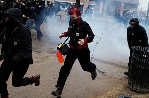 ABŞ qarışdı - Paytaxt küçələri iğtişaş meydanına çevrildi - VİDEO 