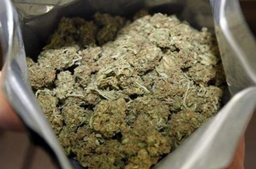 BMW ilə narkotik daşıyırdı