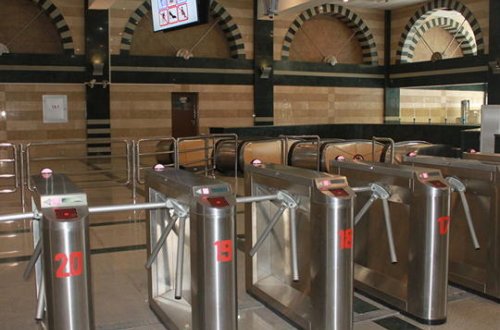 Metrostansiyalarda əlavə turniketlər quraşdırıldı - Buna səbəb nədi?