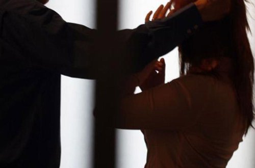 Bakıda otel rəhbəri münasibətdə olduğu qadını döydü - YENİLƏNİB