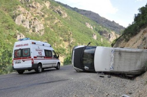 Türkiyədə turistləri daşıyan avtobus aşdı - 13 yaralı