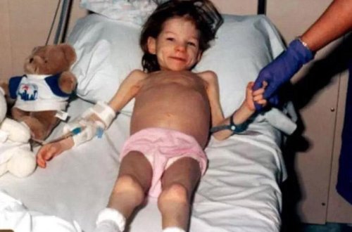 DƏHŞƏT: Valideynləri qızı 6 il ac-susuz şkafda saxlayıb, cinsi istismar etdilər - FOTOLAR