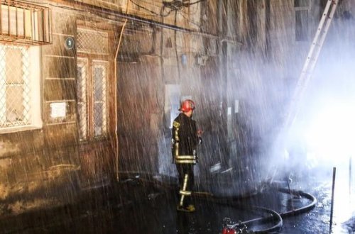 FHN: Yanğından xilas edilən iki nəfərin vəziyyəti ağırdır