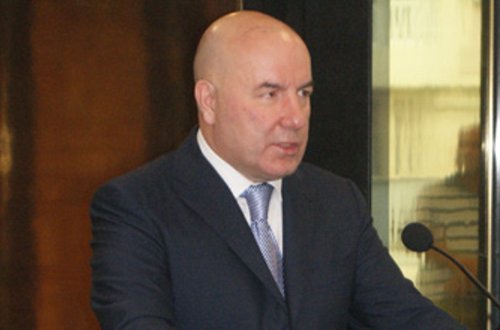 “Hesab etmirəm ki, dollar 2 manat 50 qəpik olacaq” — Elman Rüstəmovdan AÇIQLAMA