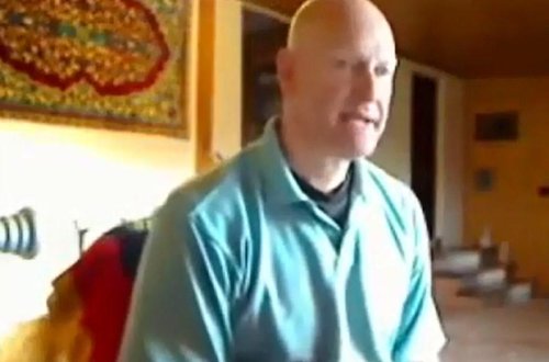 Müəllim şagirdin tualetə getməyinə icazə vermədi, uşaq milyoner oldu