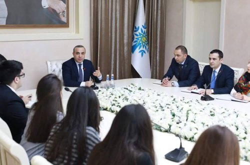 Azay Quliyev 2 fevral Gənclər günü münasibəti ilə seçiciləri ilə görüşüb