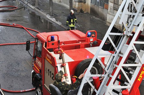 SON DƏQİQƏ! Bakıda GÜCLÜ YANĞIN - 30 sakin təxliyə olundu