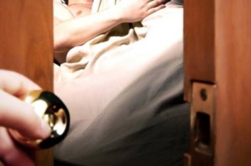 Arvadını deşik-deşik edən şəxs: 