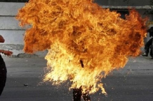 Bakıda oğul atasını yandıraraq öldürüb