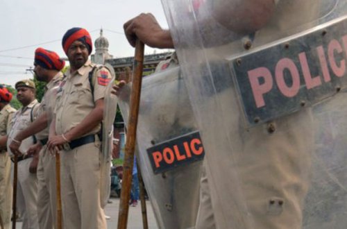 Polislərə hücum, 8-i öldü - Hindistanda