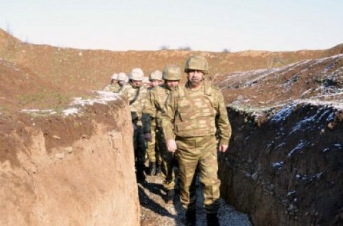 Zakir Həsənov səngərdə - FOTOLAR