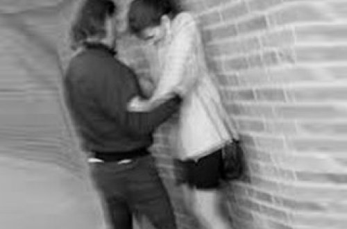 Ticarət mərkəzində ŞOK: Əlil qadını tualetdə zorladı (VİDEO)