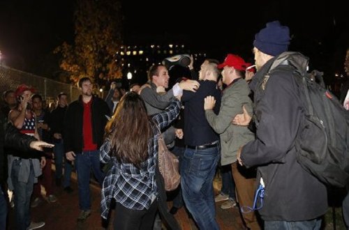 ABŞ-da Berkli universitetində Trampın tərəfdarını döyüblər