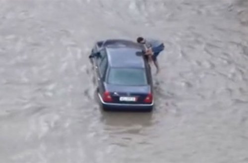 Qardan sonra Bakıda yaranan “dəniz” – VİDEO