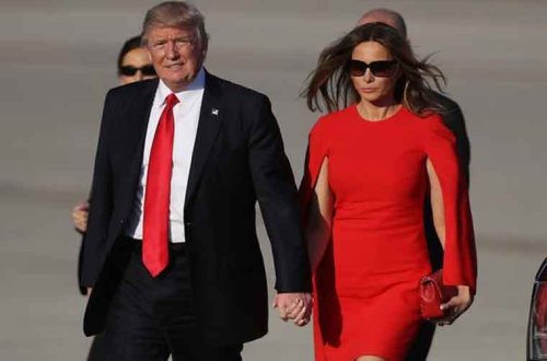 Melaniya Tramp üzə çıxdı — Hava limanında ərini öpdü