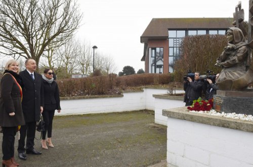 Prezidentlə xanımı Natəvanın abidəsini ziyarət etdi - Fotolar