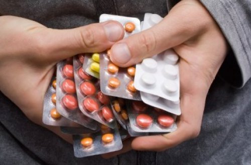 Dərman bazarında xaos yaranıb - Süni qiymət artımı, keyfiyyət problemi...