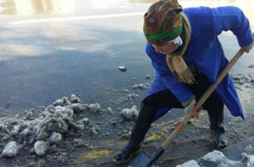 Yolu süpürən qadının öldürülməsi ilə bağlı cinayət işi başlanılıb
