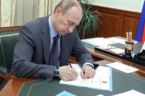 Putin o qanunu imzaladı