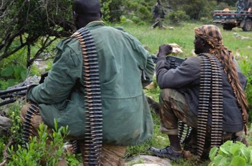 Otelə SİLAHLI HÜCUM: Ölənlər var