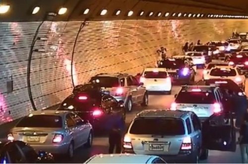 Cənubi Koreyada sürücülərin bu hərəkəti dünyada məşhurlaşdı - VİDEO