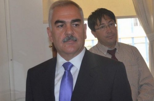 Vasif Talıbov qəbirüstü tikililəri sökdürür - SENSASİON QƏRAR