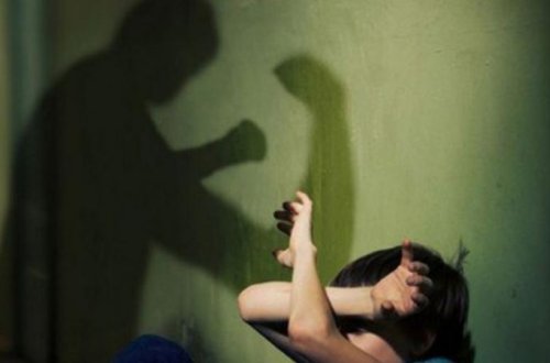 Bakıda psixoloq uşağı döydü, valideynlərinə də ...