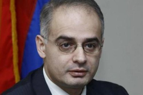 Ermənilər seçim qarşısında: ya Tanrı, ya da şeytan