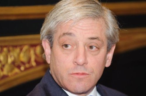 Tramp İngiltərəni bir-birinə qatdı - Spikeri qovurlar