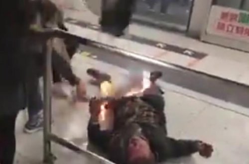 Metro yanır: sərnişinlər təxliyə olundu, 17 nəfər... – VİDEO